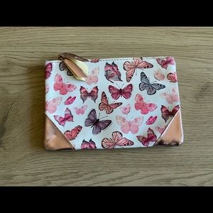 Ipsy Bag *Buy two, get two free!*